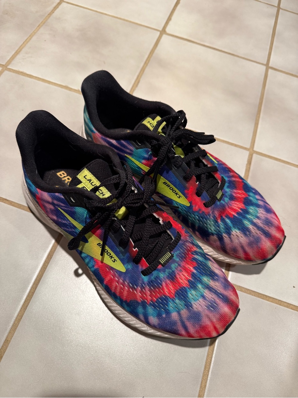 Brooks women's Launch Tie-Dye Running Shoes - Multicolor size 10